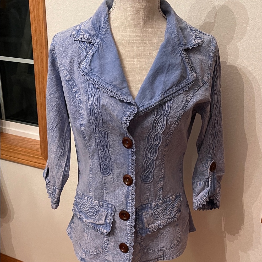 Elegant Light Blue Denim Jacket with Button Detailing